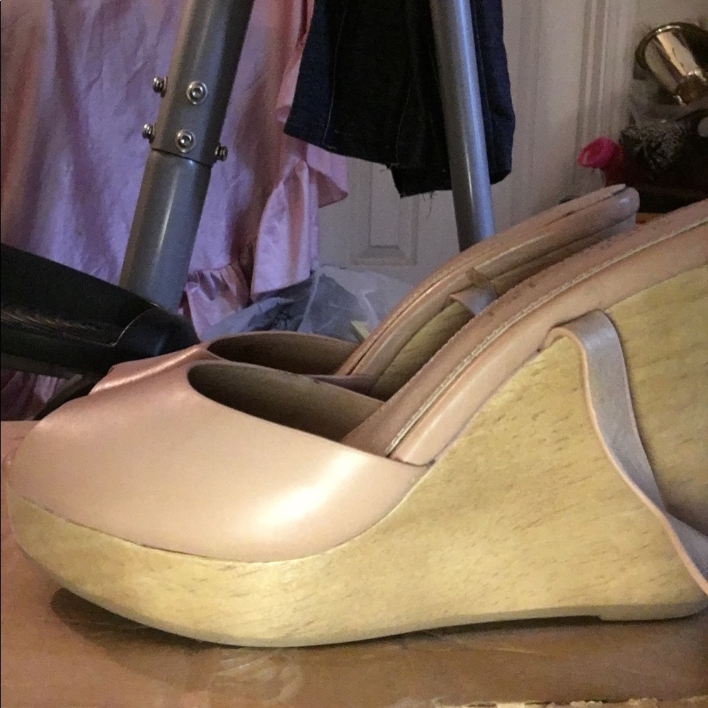 Cream wedges